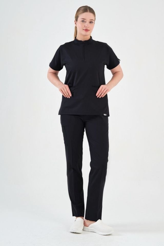 Likralı Siyah Fermuar Detaylı Cerrahi Forma