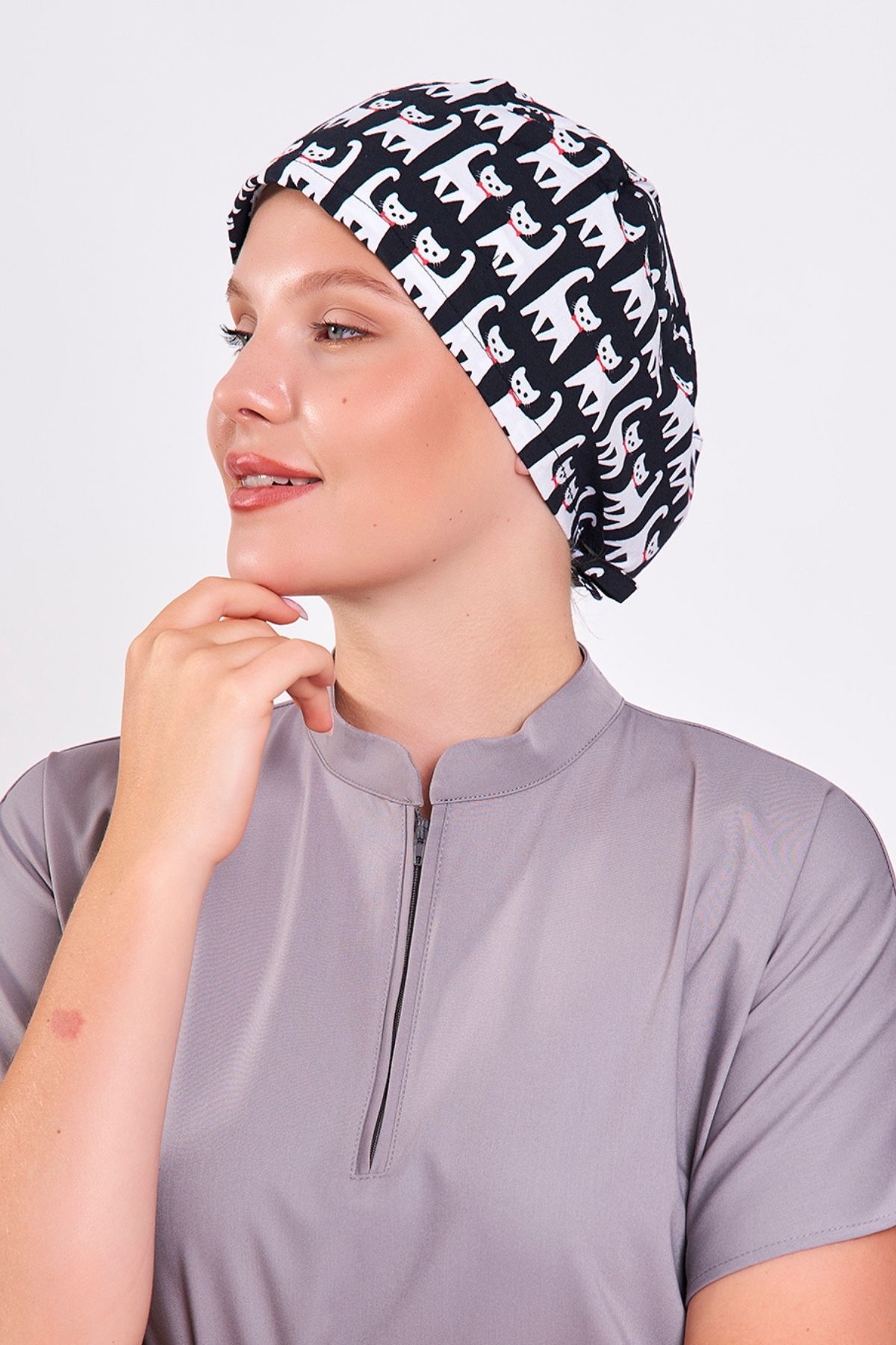 Kedi Desenli Siyah Cerrahi Bone