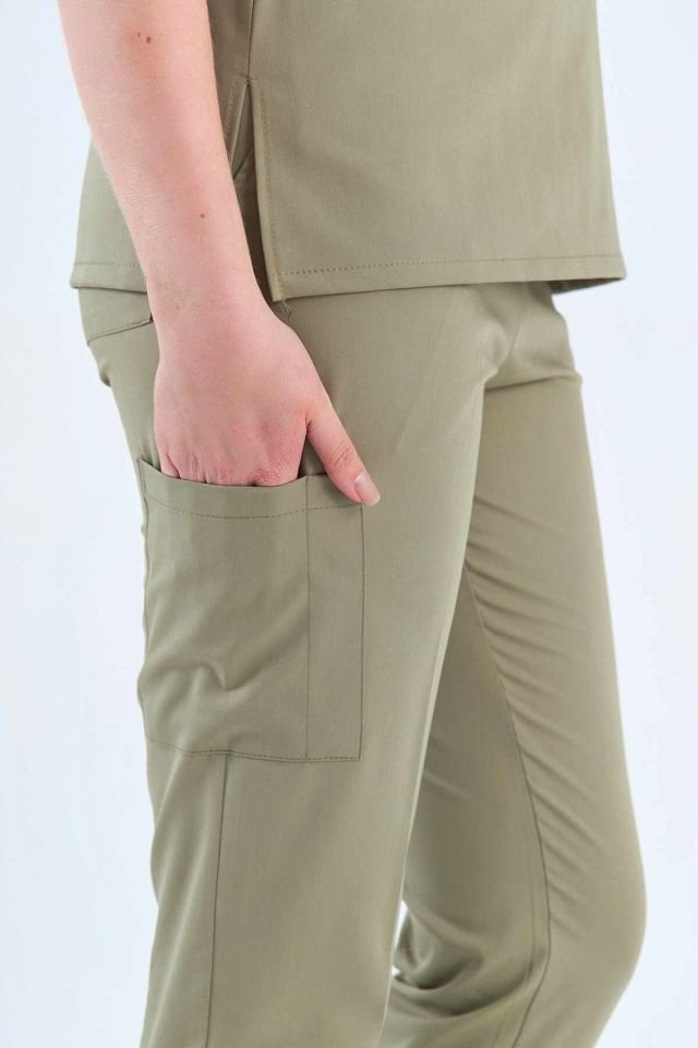 Likralı Çağla Yeşili Fermuar Detaylı Cerrahi Takım