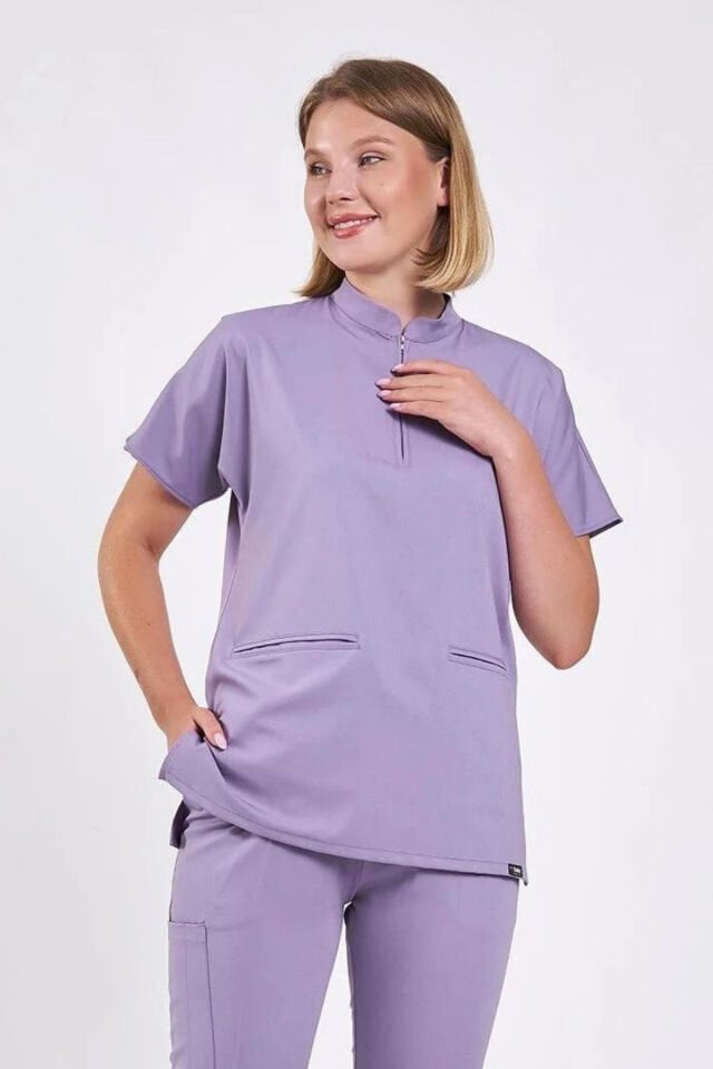 Likralı Soft Lila Hakim Yaka Scrubs Üst