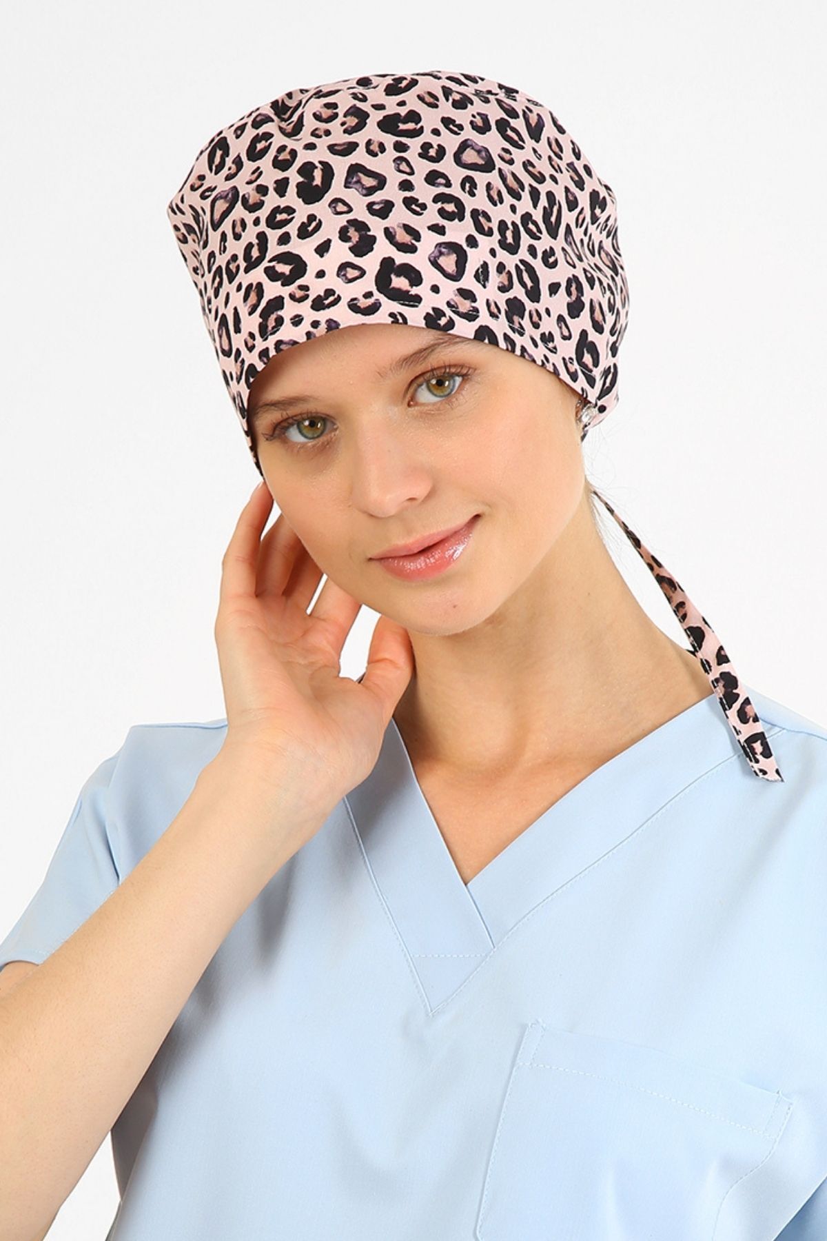 Leopar Desenli Pudra Cerrahi Bone