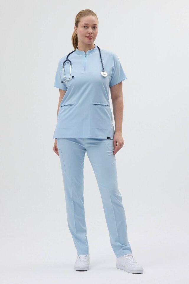 Likralı Bebe Mavisi Fermuar Detaylı Cerrahi Forma