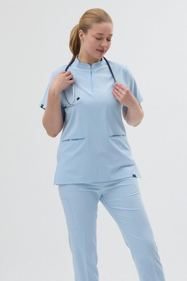 Likralı Bebe Mavisi Fermuar Detaylı Cerrahi Forma