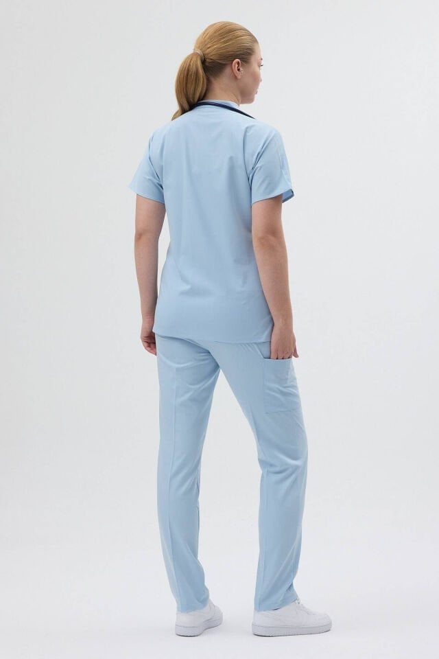 Likralı Bebe Mavisi Fermuar Detaylı Cerrahi Forma