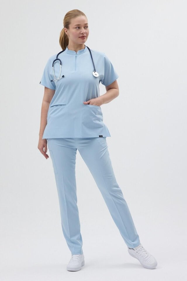 Likralı Bebe Mavisi Fermuar Detaylı Cerrahi Forma