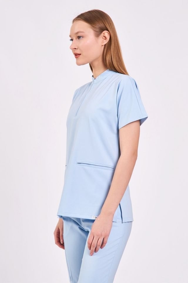 Likralı Bebe Mavisi Fermuar Detaylı Cerrahi Forma