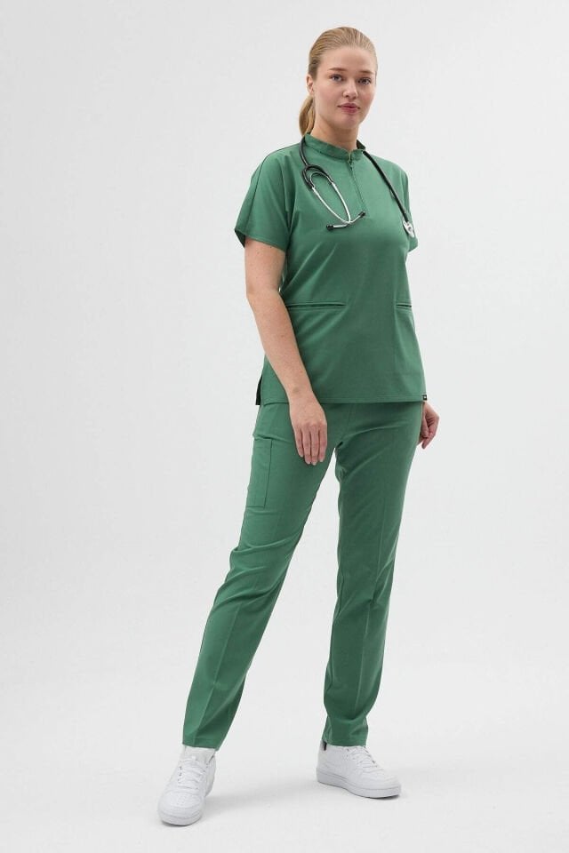 Likralı Çim Yeşili Fermuar Detaylı Cerrahi Forma