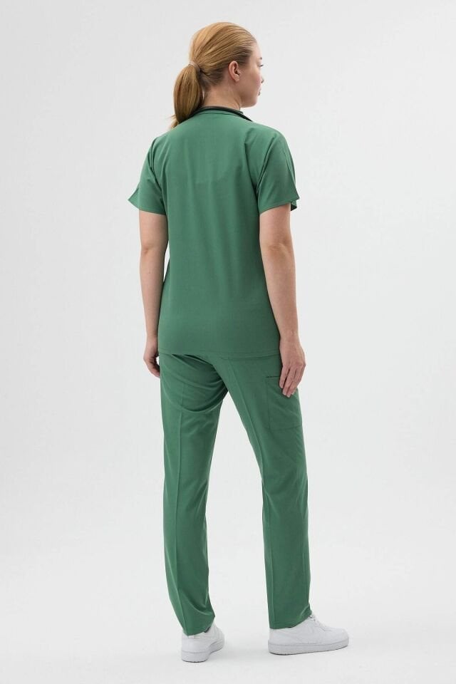 Likralı Çim Yeşili Fermuar Detaylı Cerrahi Forma