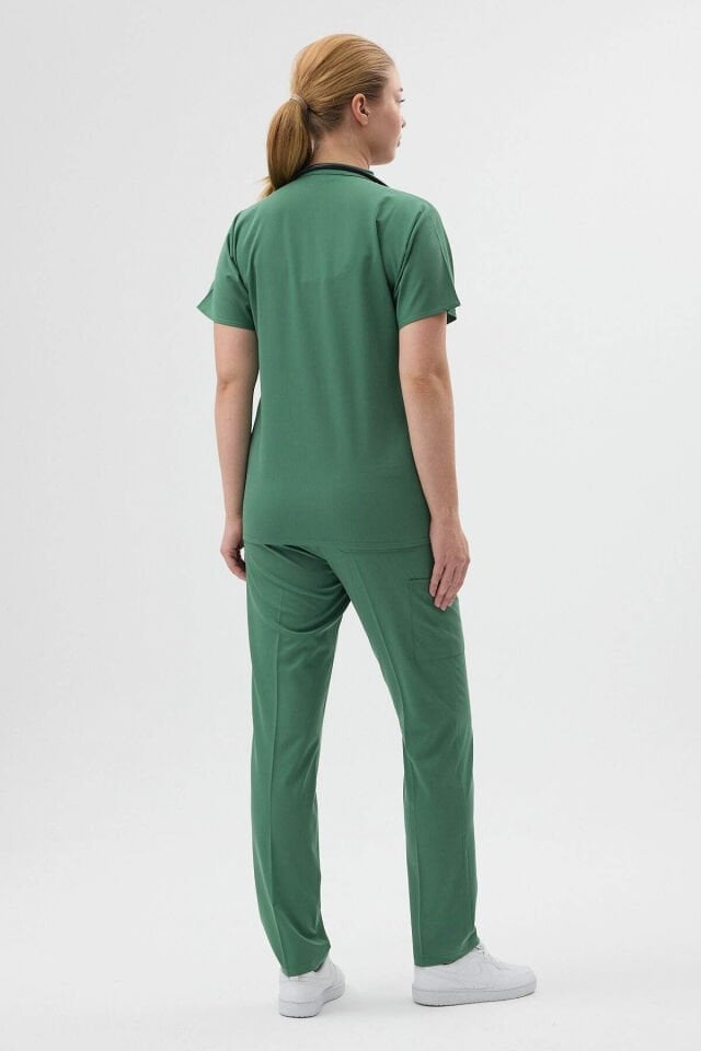 Likralı Çim Yeşili Fermuar Detaylı Cerrahi Forma