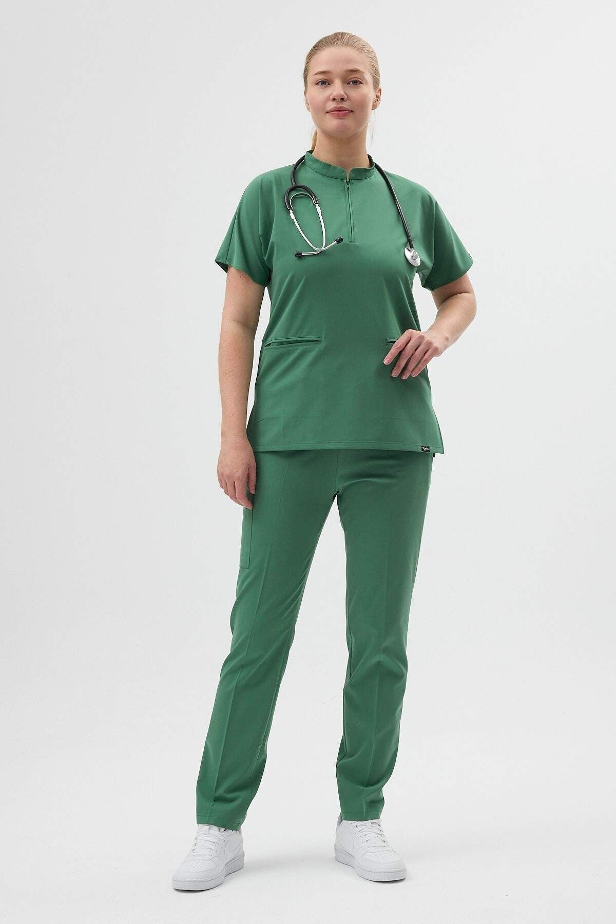 Likralı Çim Yeşili Fermuar Detaylı Cerrahi Forma