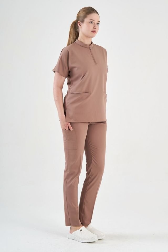 Likralı Sütlü Kahve Fermuar Detaylı Cerrahi Takım