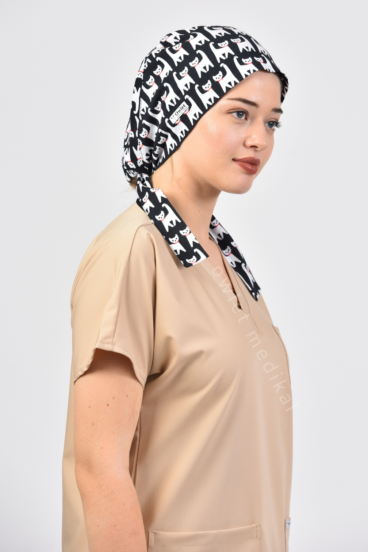 Kedi Desenli Siyah Cerrahi Tesettür Bone