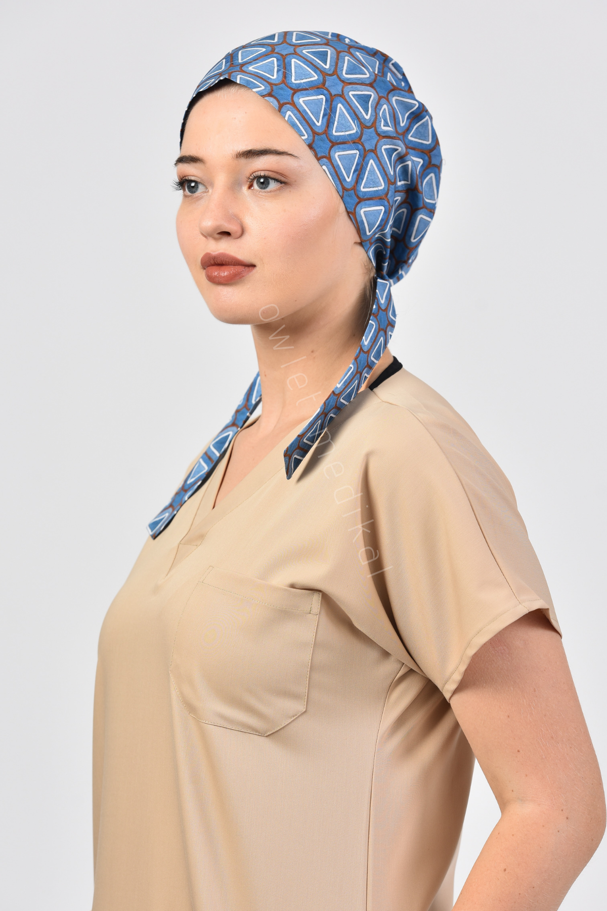 Geometrik Şekilli Mavi Tesettür Bone