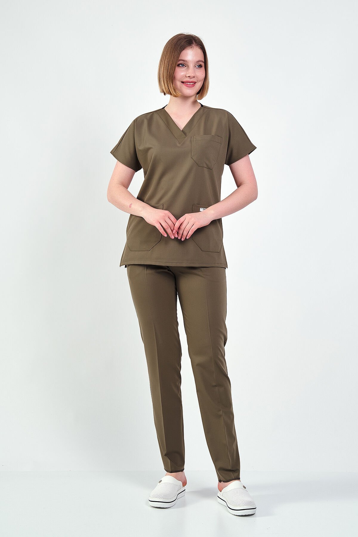 Yetuk seksi yalangoch uyda yalangoch ayollar