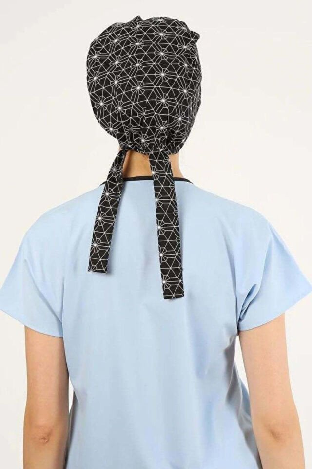 Geometrik Desenli Siyah Cerrahi Tesettür Bone