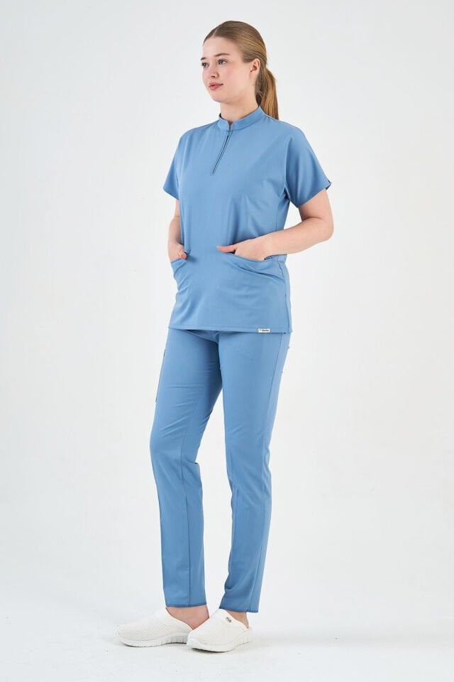 Likralı Açık Mavi Fermuar Detaylı Cerrahi Forma