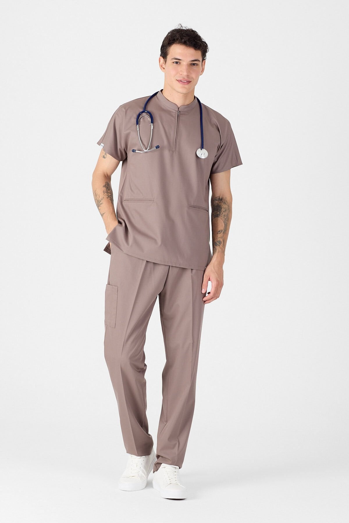 Likralı Koyu Vizon Hakim Yaka Scrubs - Owlet Medikal