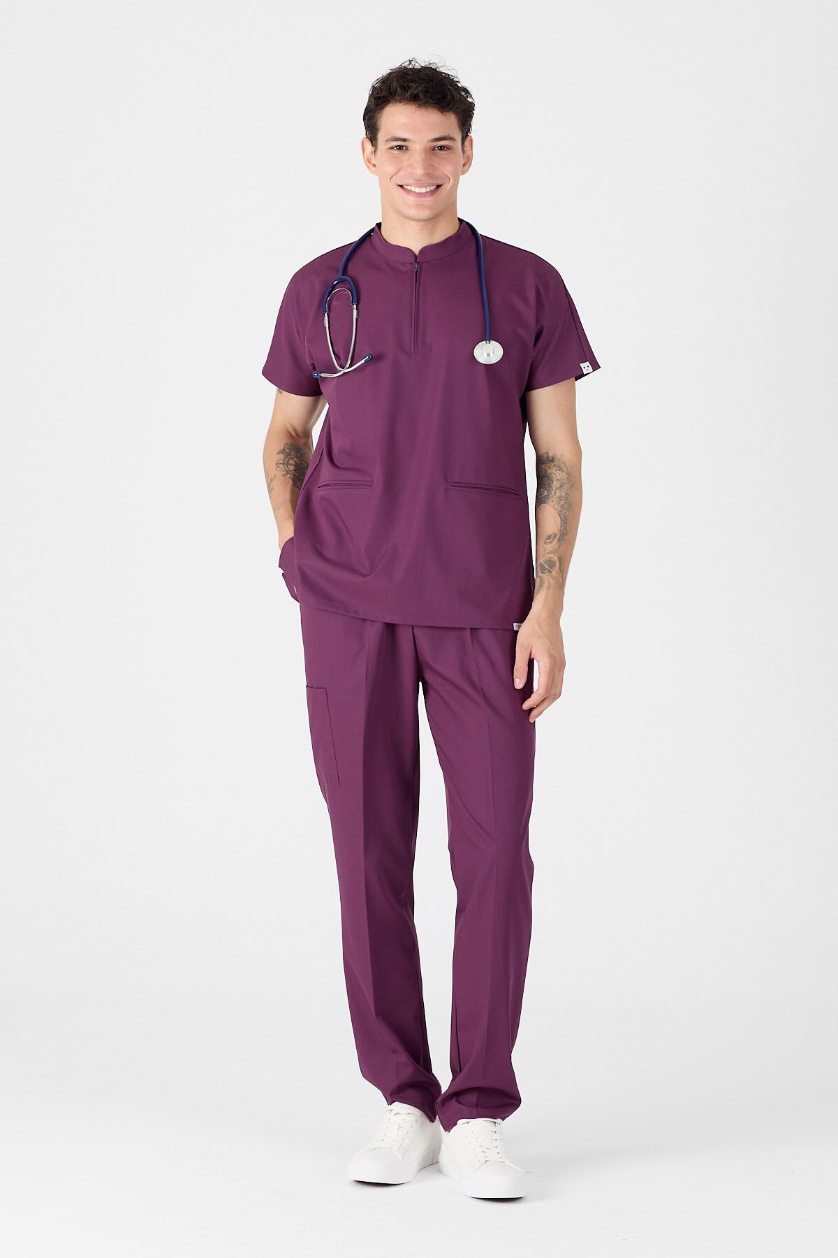 Likralı Mürdüm Hakim Yaka Scrubs Forma - Owlet Medikal