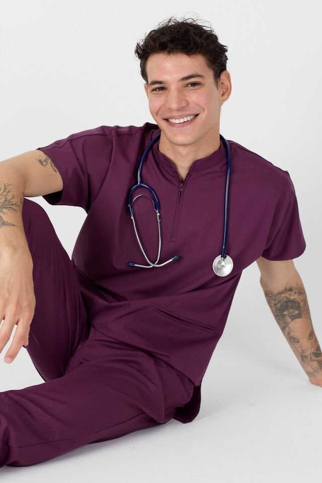 Likralı Mürdüm Hakim Yaka Scrubs Forma