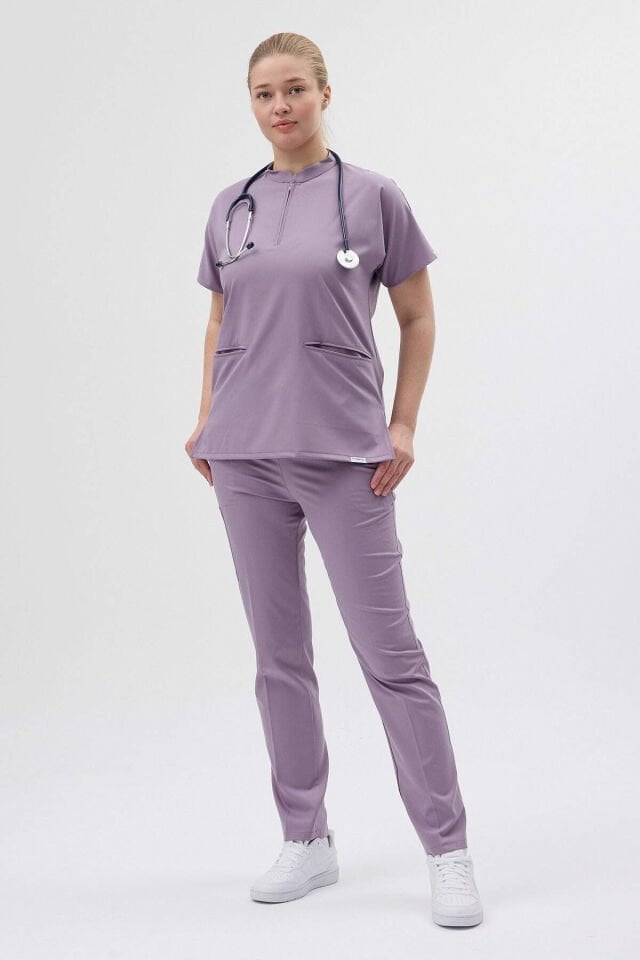 Soft llila hakim yaka fermuarlı scrubs forma