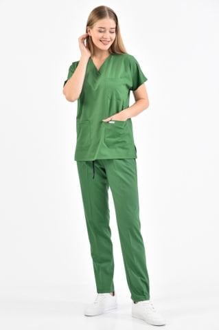 Çim Yeşili Likralı Cerrahi Takım