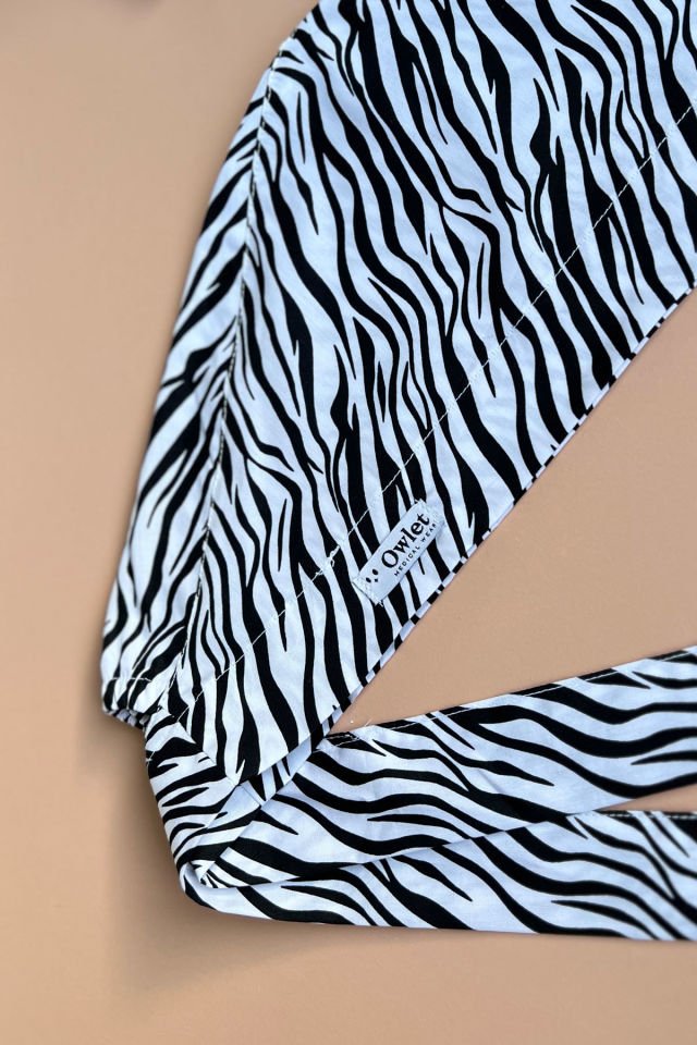 Zebra Desenli Cerrahi Tesettür Bone - Owlet Medikal